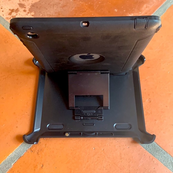 APPLE iPad 4G 32GB White A1430 + Hardshell Case + Keyboard + Accessories + Box - Picture 6 of 16